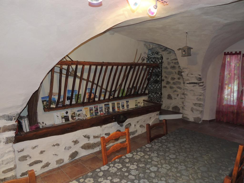 Chambres D'Hotes La Dorgisane Venterol  Exteriér fotografie